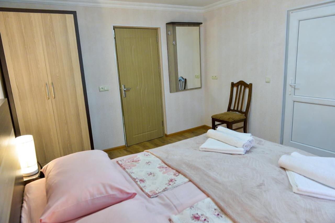 Cozy House Hotel Kutaisi Exterior photo