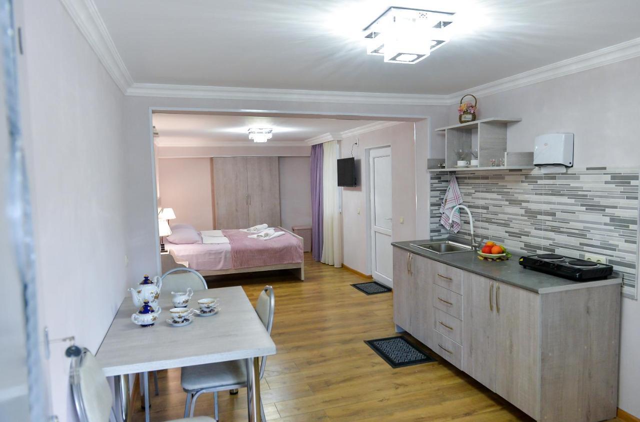 Cozy House Hotel Kutaisi Exterior photo